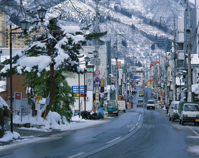 越後湯沢の冬の町並み 新潟県
(c)TAKASHI SATO/SEBUN PHOTO