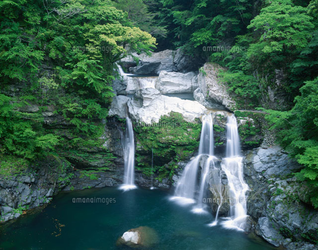 大轟の滝 木沢村 徳島県
(c)TAKASHI SATO/SEBUN PHOTO