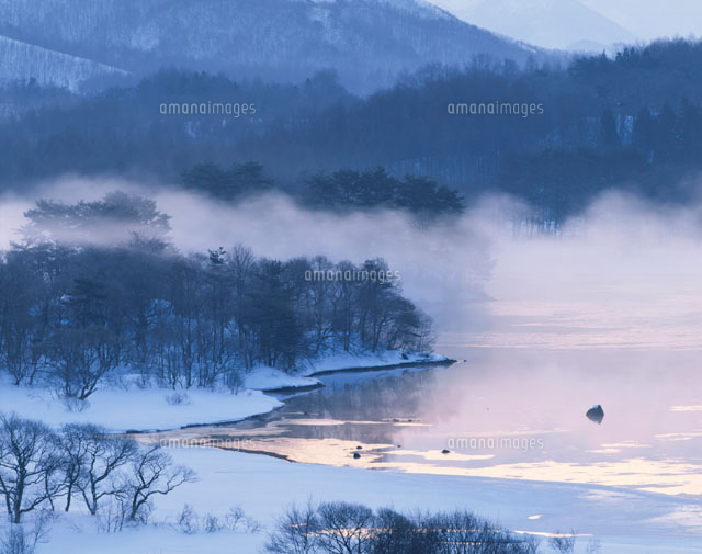 朝霧の小野川湖 裏磐梯 福島県
(c)TAKASHI SATO/SEBUN PHOTO