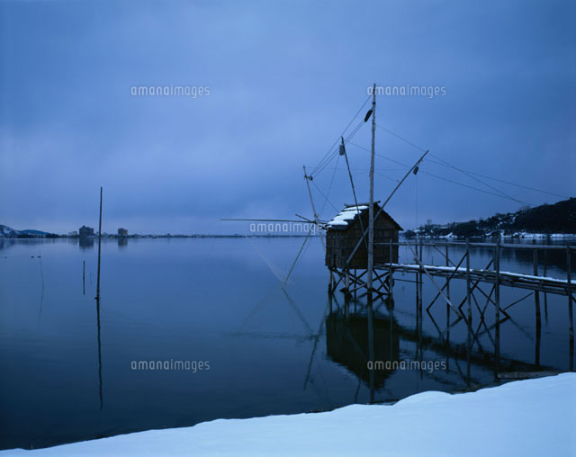 雪の東郷湖暮色 東郷町 鳥取県
(c)TAKASHI SATO/SEBUN PHOTO
