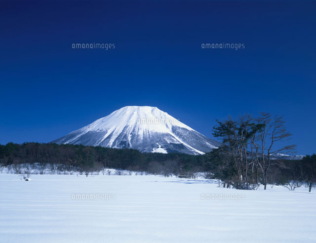 雪原と大山 溝口町 鳥取県
(c)TAKASHI SATO/SEBUN PHOTO