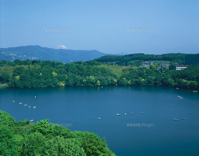 一碧湖と富士山 静岡県
(c)TAKASHI SATO/SEBUN PHOTO