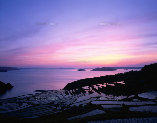 土谷棚田夕景 長崎県
(c)TAKASHI SATO/SEBUN PHOTO