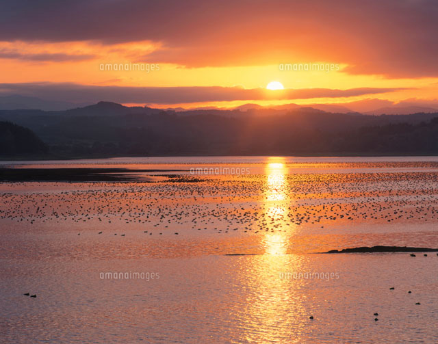 津軽富士見湖の夕日
(c)TAKASHI SATO/SEBUN PHOTO