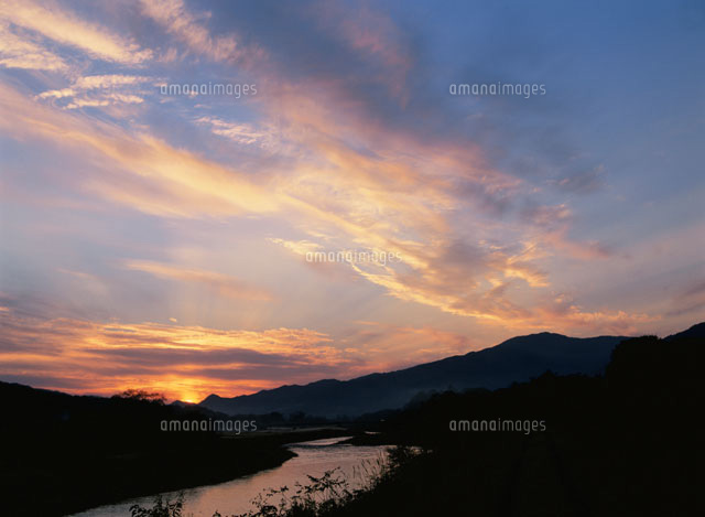 猿ヶ石川の夕景
(c)TAKASHI SATO/SEBUN PHOTO