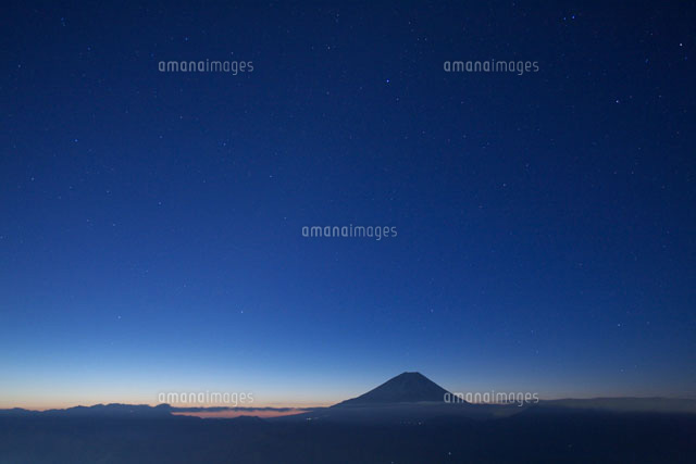 櫛形山より望む星空と富士山
(c)TAKASHI SATO/SEBUN PHOTO