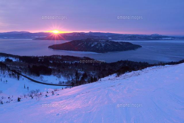 朝の屈斜路湖 美幌峠
(c)TAKASHI SATO/SEBUN PHOTO