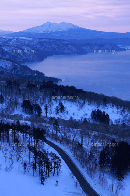 朝の屈斜路湖 美幌峠
(c)TAKASHI SATO/SEBUN PHOTO