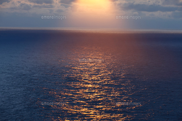 越前海岸夕景
(c)TAKASHI SATO/SEBUN PHOTO