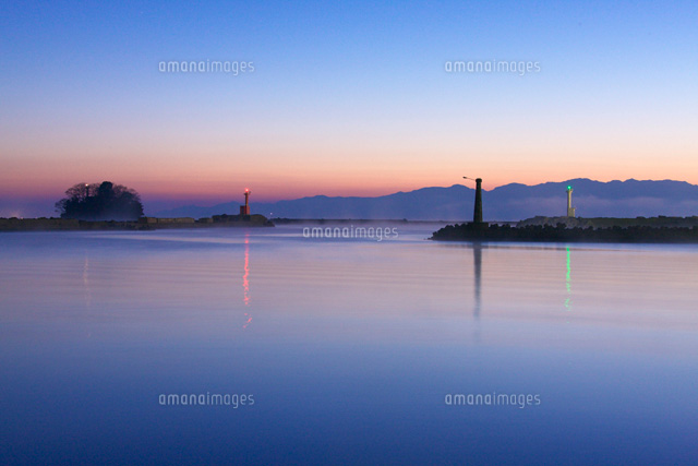 朝の氷見漁港
(c)TAKASHI SATO/SEBUN PHOTO