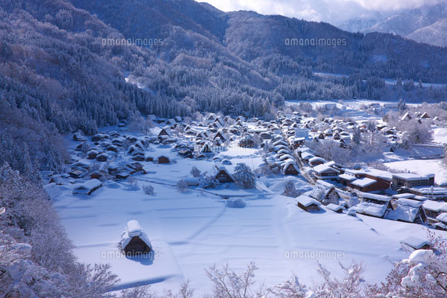 雪の白川郷
(c)TAKASHI SATO/SEBUN PHOTO