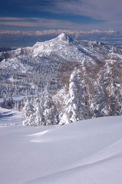雪の志賀高原より笠ヶ岳と北アルプス
(c)TAKASHI SATO/SEBUN PHOTO