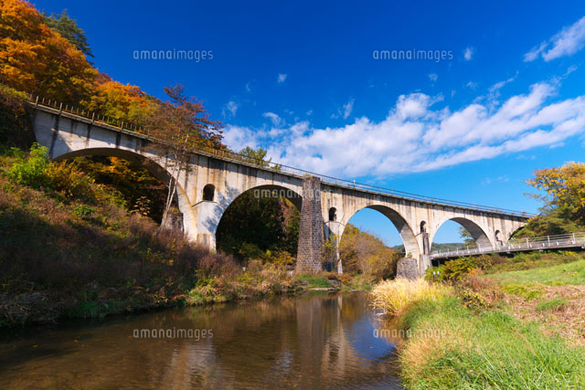 釜石線の眼鏡橋
(c)TAKASHI SATO/SEBUN PHOTO