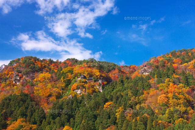 紅葉の山寺
(c)TAKASHI SATO/SEBUN PHOTO