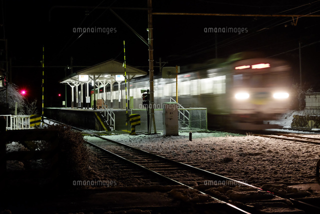 秩父鉄道の波久礼駅の夜景
(c)TAKASHI SATO/SEBUN PHOTO