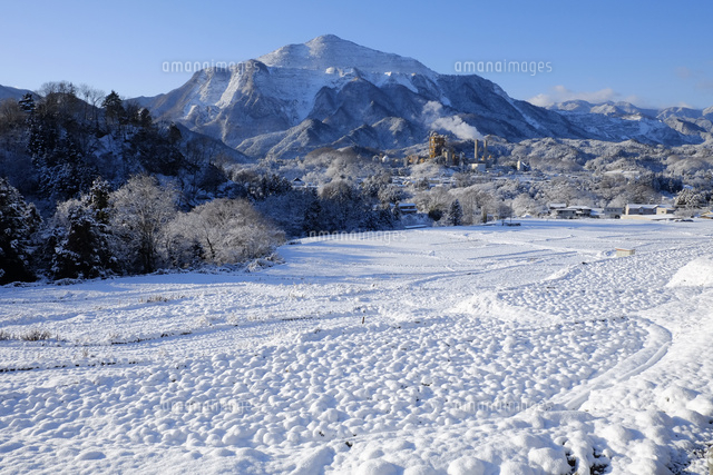 雪の寺坂棚田と武甲山
(c)TAKASHI SATO/SEBUN PHOTO