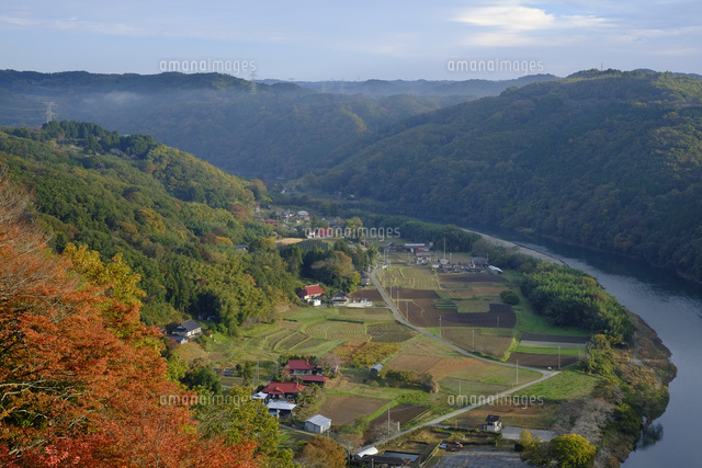 那賀川と集落
(c)TAKASHI SATO/SEBUN PHOTO