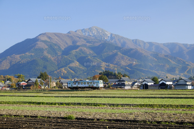 九頭竜線と荒島岳
(c)TAKASHI SATO/SEBUN PHOTO