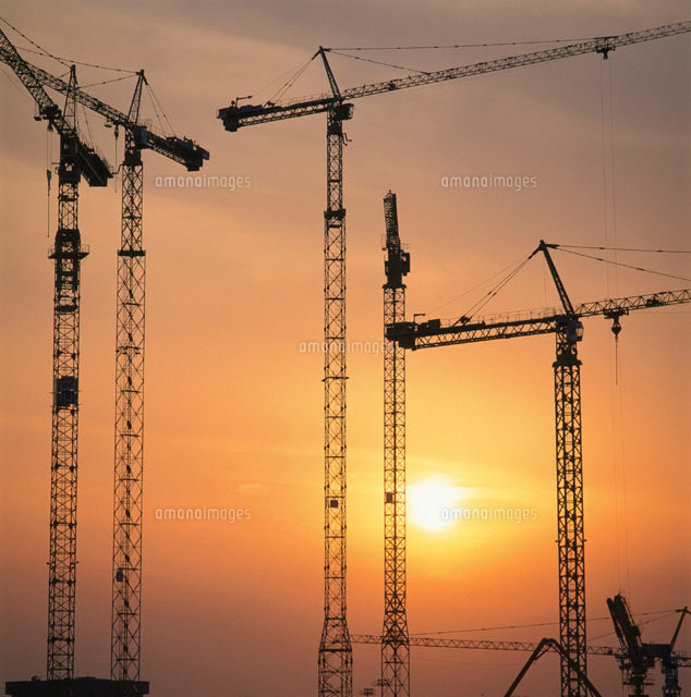 ビルの建設現場の夕景
(c)GUY MARCHE/orion