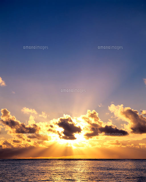 朝焼けの海
(c)GUY MARCHE/SEBUN PHOTO