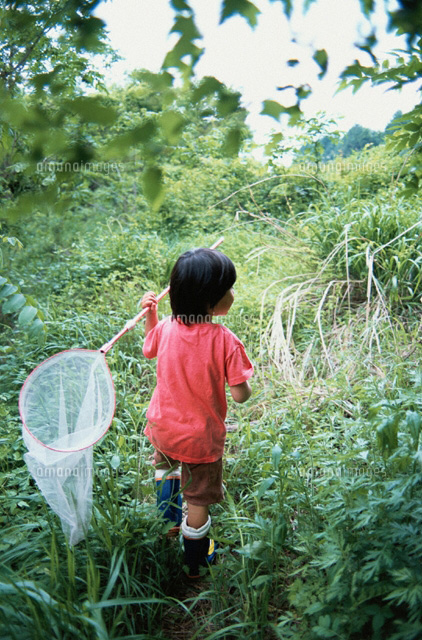 後姿の日本人の女の子
(c)KOICHI SAITO/orion