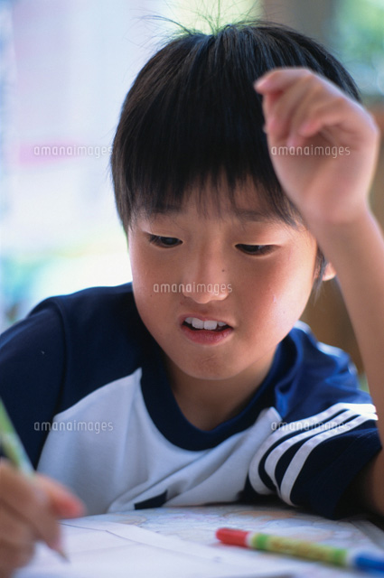 勉強中の男の子
(c)KOICHI SAITO/orion