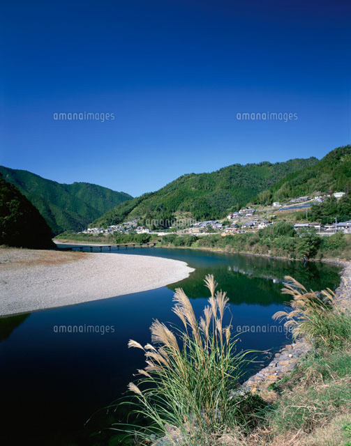 四万十川とススキ 西土佐村 高知県
(c)NOBUAKI SUMIDA/SEBUN PHOTO