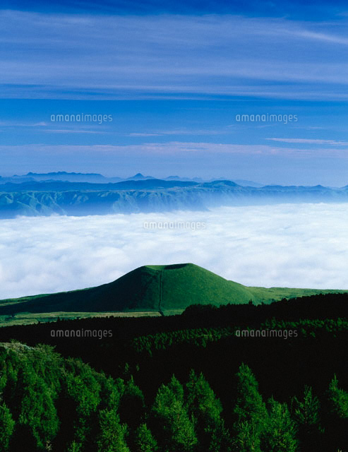 米塚の雲海の風景 阿蘇郡 熊本県
(c)NOBUAKI SUMIDA/SEBUN PHOTO