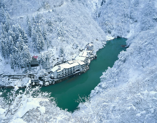 雪の荘川と大牧温泉
(c)NOBUAKI SUMIDA/SEBUN PHOTO