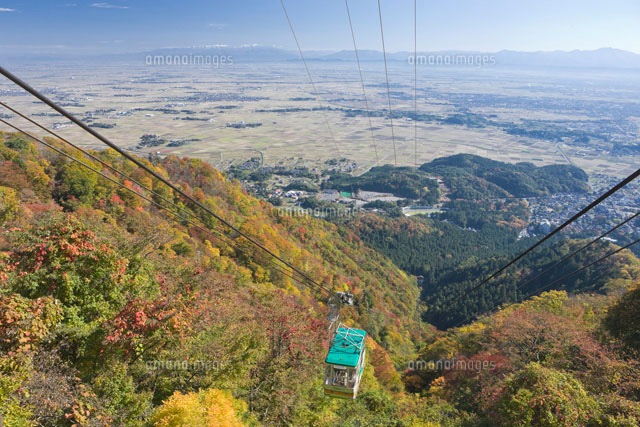 弥彦山ロープウエイと紅葉
(c)NOBUAKI SUMIDA/SEBUN PHOTO