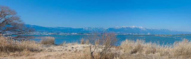 琵琶湖と琵琶湖大橋と雪の比良山
(c)NOBUAKI SUMIDA/SEBUN PHOTO