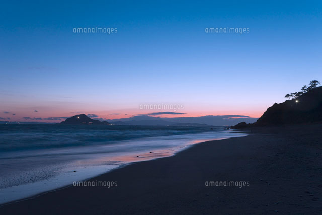 伊良湖岬 恋路ヶ浜と神島の夕景
(c)NOBUAKI SUMIDA/SEBUN PHOTO