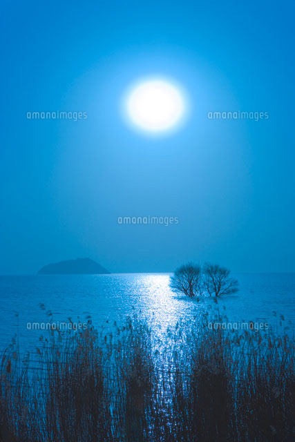 琵琶湖と竹生島と太陽
(c)NOBUAKI SUMIDA/SEBUN PHOTO