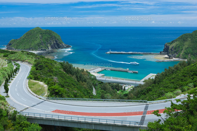 渡嘉敷港と定期船と道路
(c)NOBUAKI SUMIDA/SEBUN PHOTO