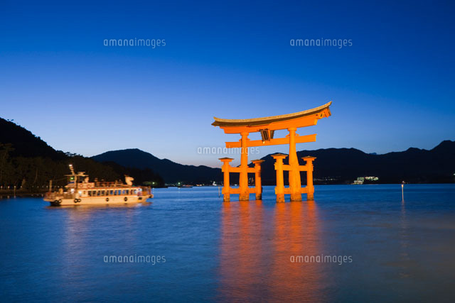 秋の宮島の大鳥居の夕景
(c)NOBUAKI SUMIDA/SEBUN PHOTO