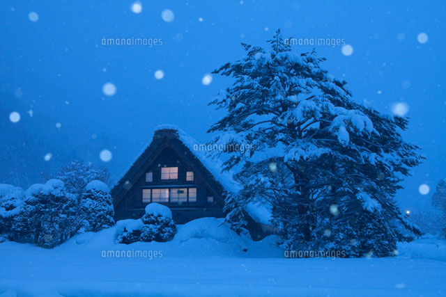 雪の白川郷の夕景
(c)NOBUAKI SUMIDA/SEBUN PHOTO
