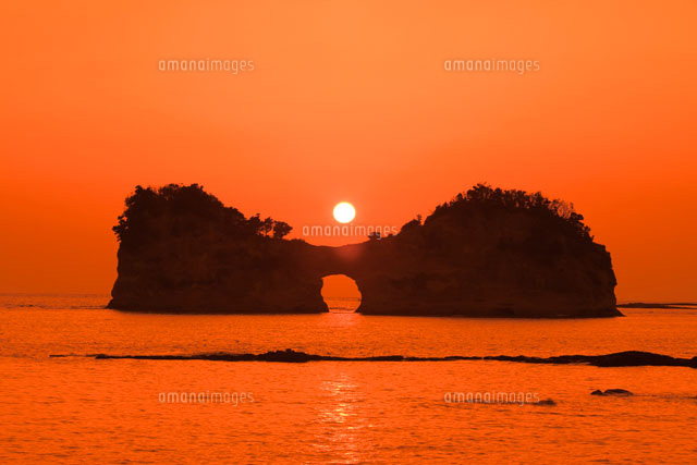 円月島の夕日
(c)NOBUAKI SUMIDA/SEBUN PHOTO