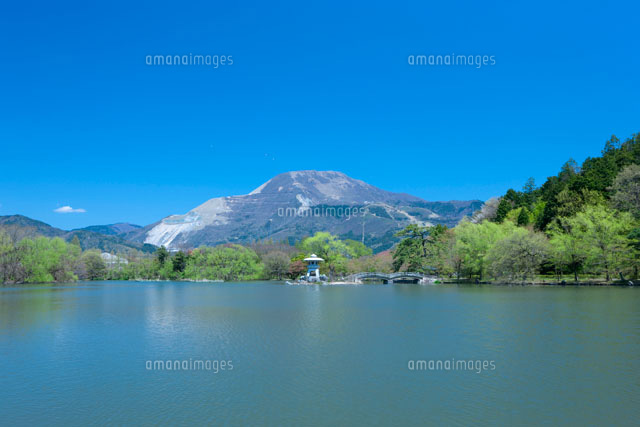 新緑の伊吹山と三島池
(c)NOBUAKI SUMIDA/SEBUN PHOTO