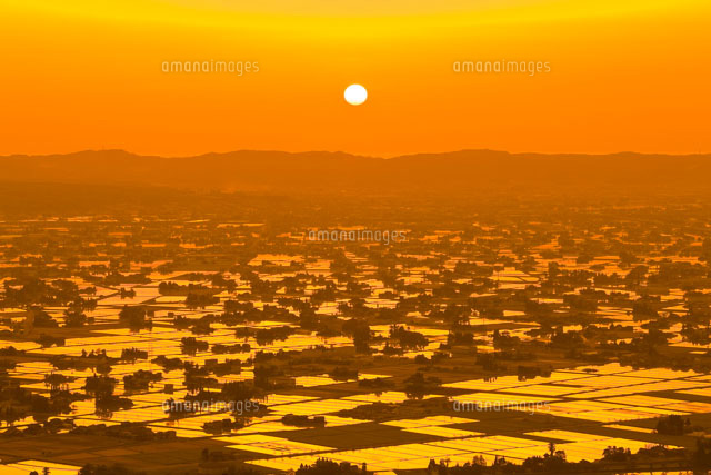 散居村の夕日
(c)NOBUAKI SUMIDA/SEBUN PHOTO