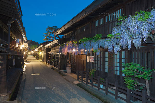 高山の上三ノ町の藤と夕景
(c)NOBUAKI SUMIDA/SEBUN PHOTO