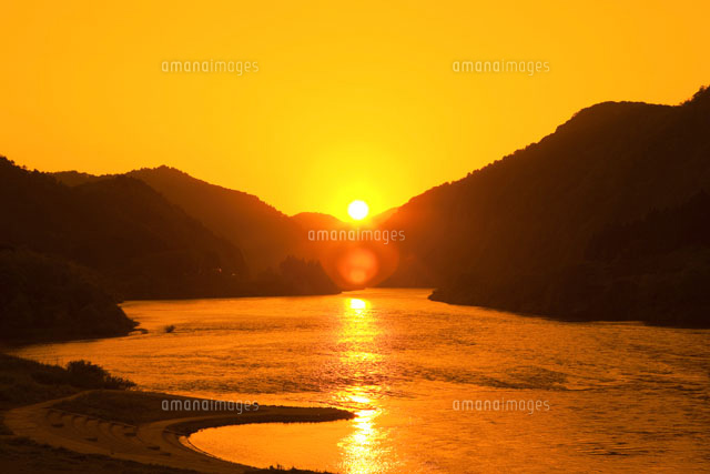 最上川の夕日
(c)NOBUAKI SUMIDA/SEBUN PHOTO