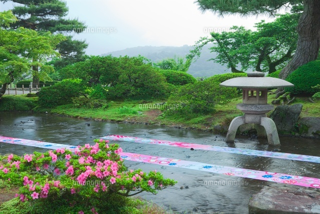 新緑の兼六園と友禅流し
(c)NOBUAKI SUMIDA/SEBUN PHOTO