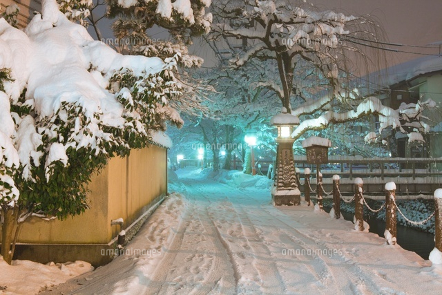 雪の城崎温泉街の夕景
(c)NOBUAKI SUMIDA/SEBUN PHOTO