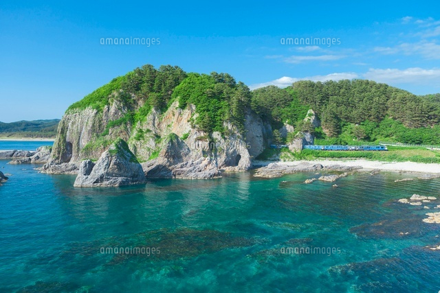春のJR五能線のリゾートしらかみ
(c)NOBUAKI SUMIDA/SEBUN PHOTO
