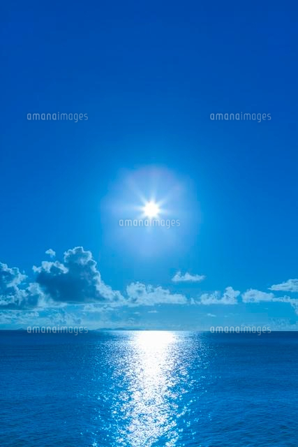 太陽と積乱雲と海
(c)NOBUAKI SUMIDA/SEBUN PHOTO