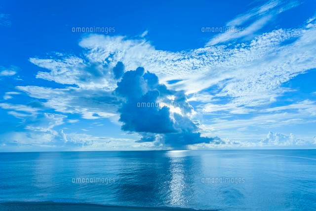 積乱雲と海
(c)NOBUAKI SUMIDA/SEBUN PHOTO