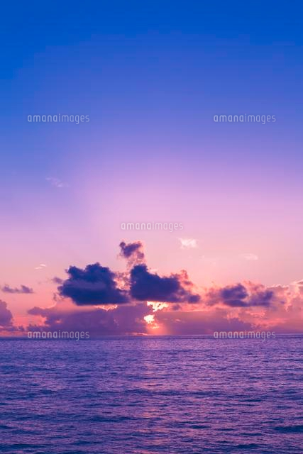 大金久海岸の朝日と積乱雲
(c)NOBUAKI SUMIDA/SEBUN PHOTO