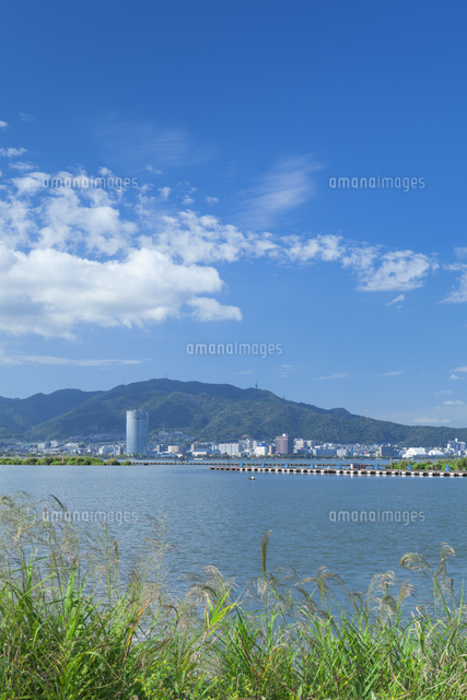 琵琶湖と大津市街とヨシ
(c)NOBUAKI SUMIDA/SEBUN PHOTO