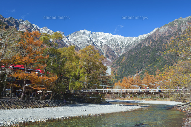 秋の穂高連峰と河童橋と梓川
(c)NOBUAKI SUMIDA/SEBUN PHOTO