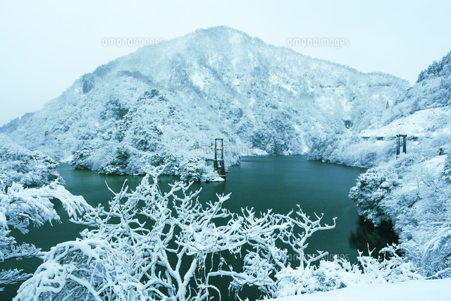 雪の庄川峡
(c)NOBUAKI SUMIDA/SEBUN PHOTO